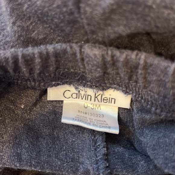 Calvin Klein Matching Set - Picture 11 of 12